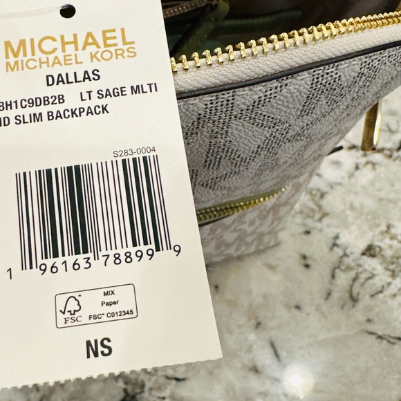 Michael Kors signature medium slim backpack sage NWT Authentic - Picture 6 of 11